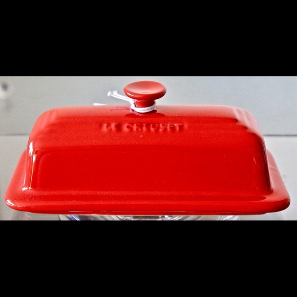 LE CREUSET RED BUTTER DISH 17-26 1/4 LB COVERED NEW - Picture 3 of 5